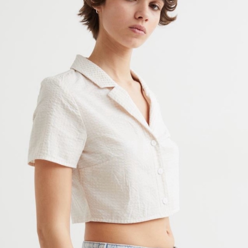 Cropped seer sucker pinstriped shirt